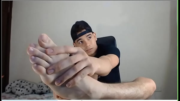 Sexy Latin Stud Feet on Webcam